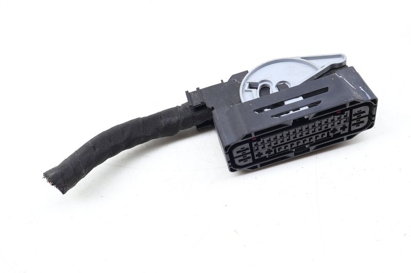 ABS Pump / Module Wiring Connector Plug / Pigtail 5Q0973374 — Used (SKU 672730)