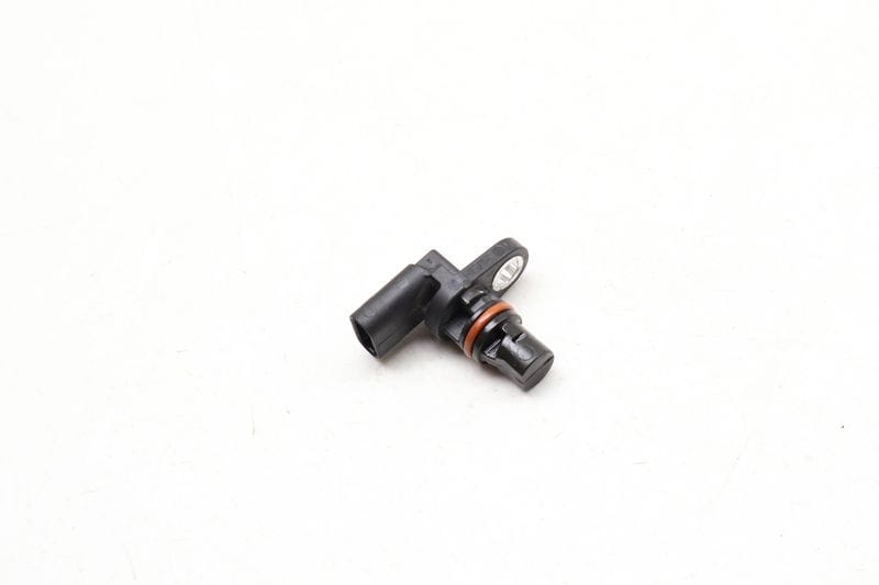 Cam / Camshaft Position Sensor 04C907601L — Used (SKU 640629)