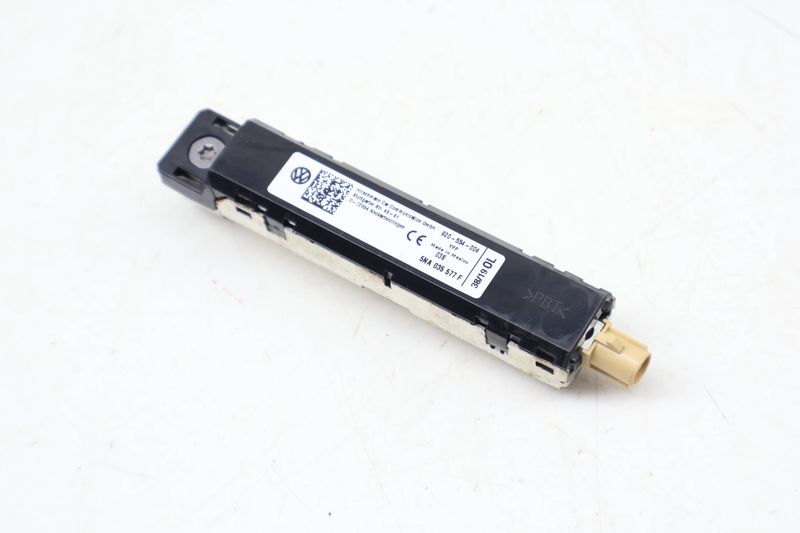 Upper Antenna Booster 5NA035577F — Used (SKU 672640)