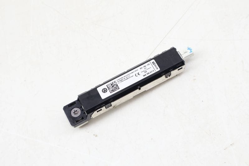 Upper Antenna Booster 5NA035577E — Used (SKU 640610)