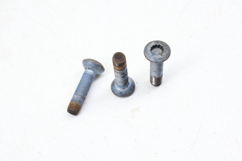 Wheel Bearing Screw / Bolt Set (3) WHT000237 — Used (SKU 672696)