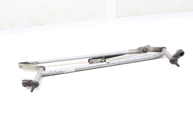 Windshield Wiper Transmission / Bracket 5NN955023B — Used (SKU 640381)