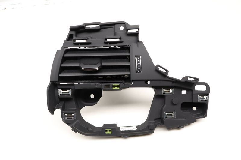 Dash Air Vent 8W1820901C — Used (SKU 606697)