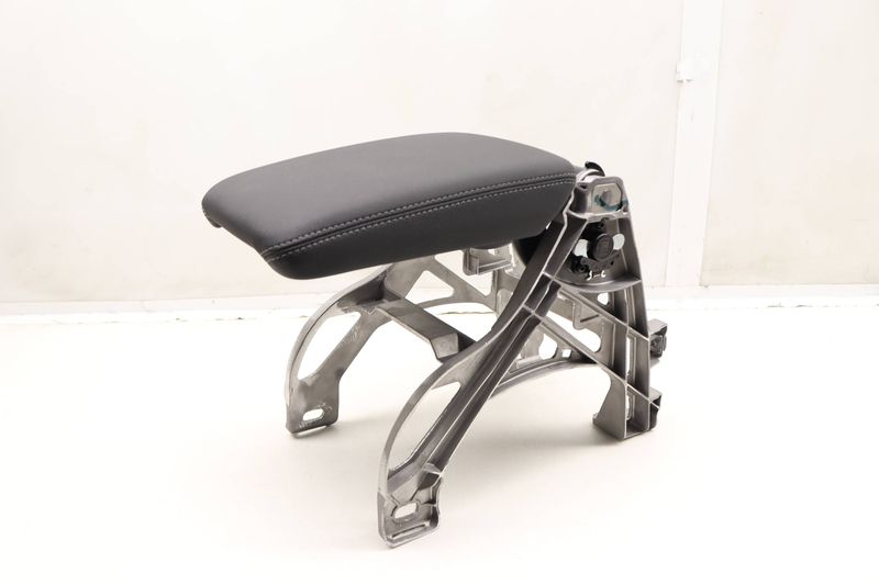 Center Armrest w/ Bracket 8W0864207AA — Used (SKU 606761)