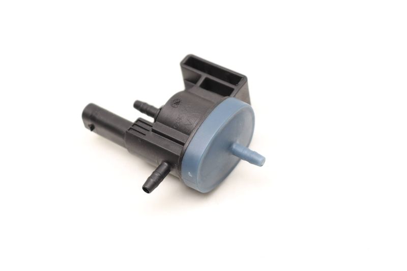 Solenoid Valve 06K906283 — Used (SKU 606909)