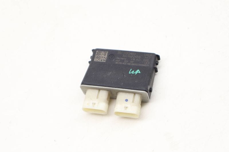 Power Trunk / Hatch Module 3G0962243D — Used (SKU 610668)