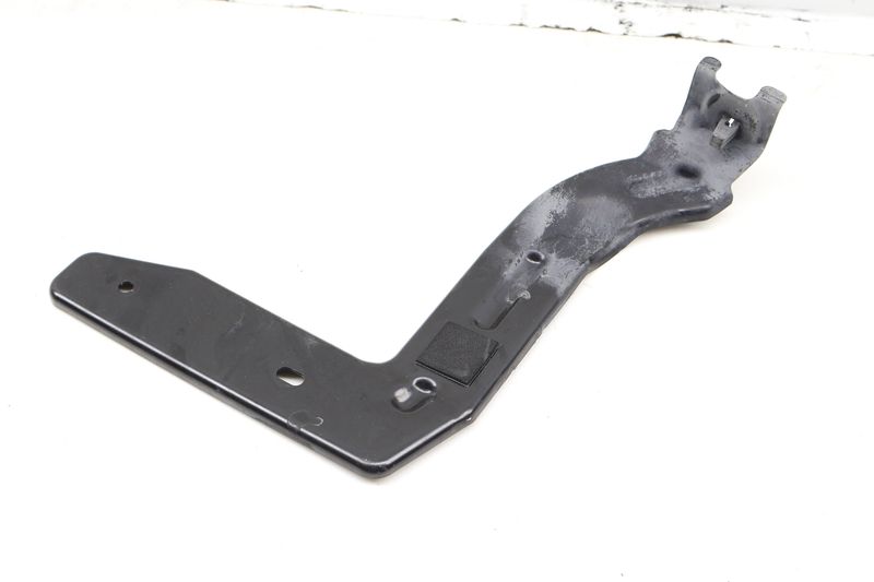 Bumper Mount Bracket 8W9807330A — Used (SKU 610902)