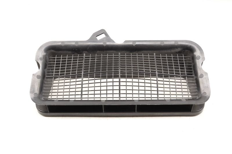 Cabin Air Intake Duct / Screen 5Q0815479 — Used (SKU 534900)
