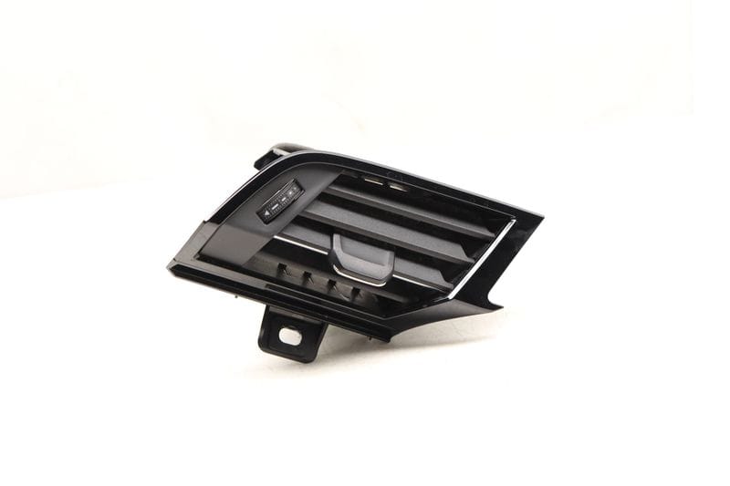 Dash Air Vent 83B820901 — Used (SKU 534687)