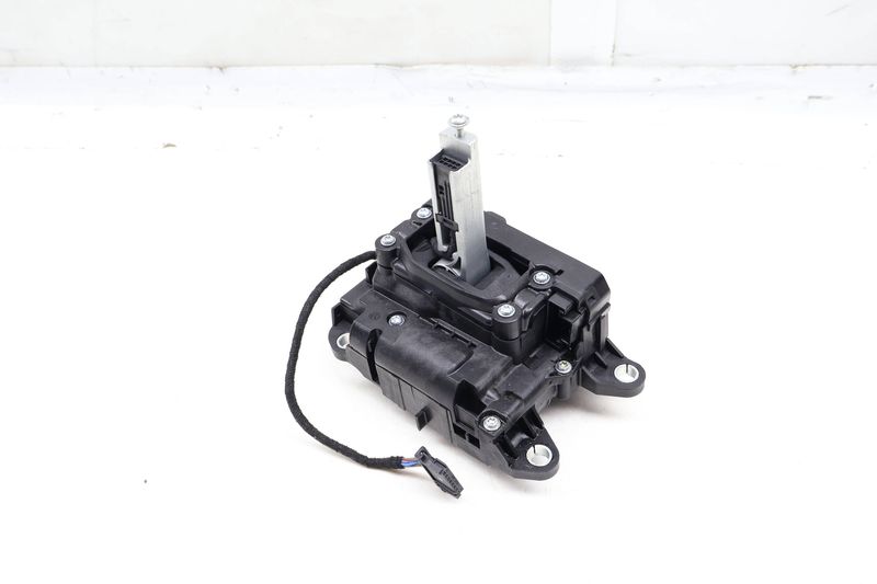 Automatic Shift / Shifter Assembly 80B713041N — Used (SKU 655271)