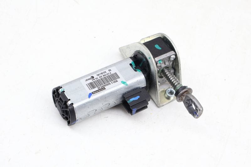 Front Tilt Seat Motor 3QF959247A — Used (SKU 670433)