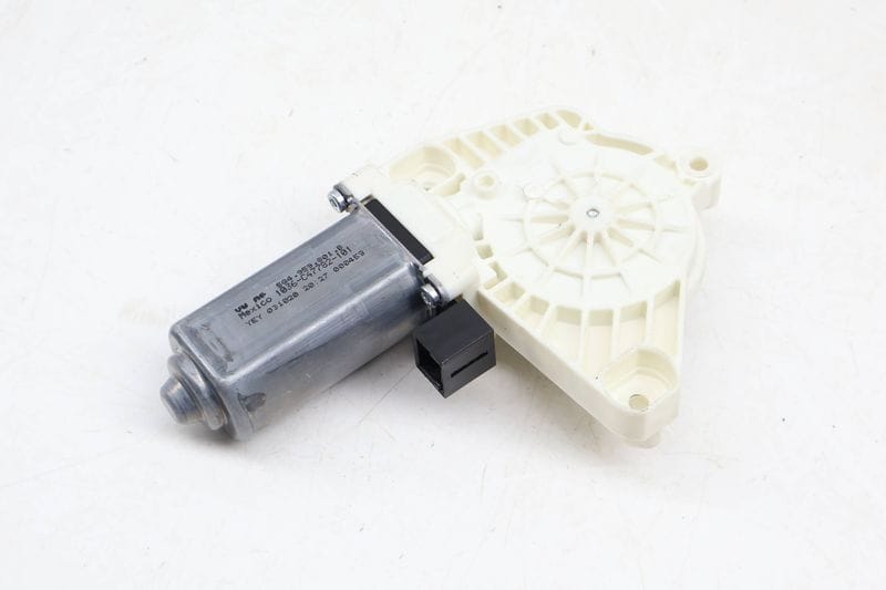 Power Window Motor 5Q4959801B — Used (SKU 670437)