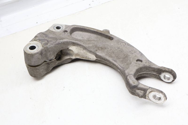 Suspension Fork / Shock Holder 4M0413038N — Used (SKU 670490)