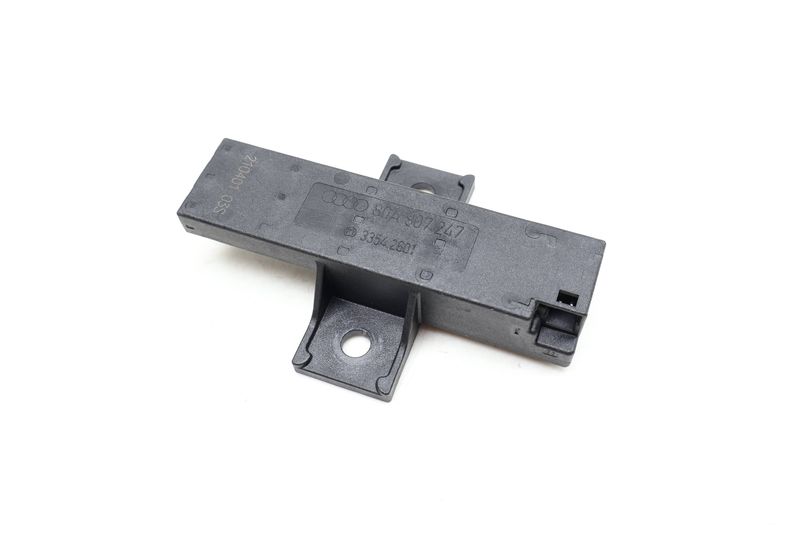 Kessy / Keyless Entry Antenna 80A907247 — Used (SKU 655473)