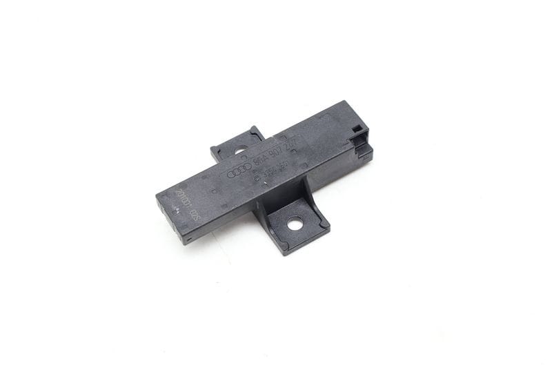 Kessy / Keyless Entry Antenna 80A907247 — Used (SKU 670538)