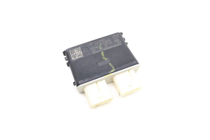 Power Trunk / Hatch Module 3G0962243D — Used (SKU 655475)