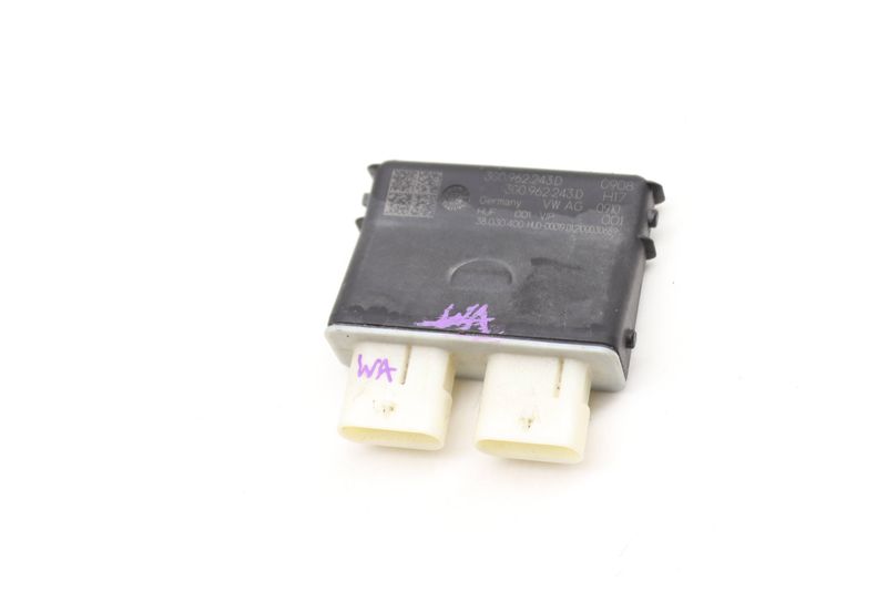 Power Trunk / Hatch Module 3G0962243D — Used (SKU 587397)