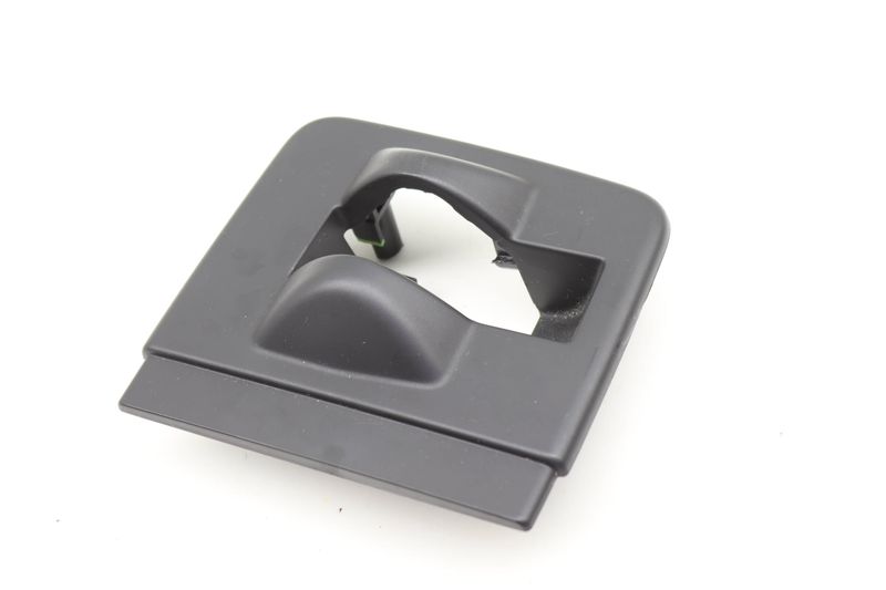Inner Seat Lock / Locking Trim Cover 4M0883690B — Used (SKU 587094)