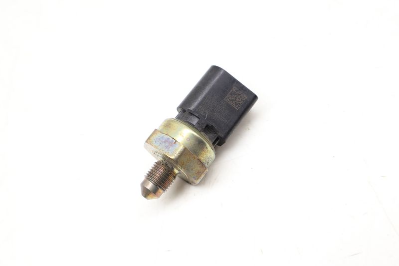 Fuel Rail Pressure Sensor 059906054L — Used (SKU 676516)