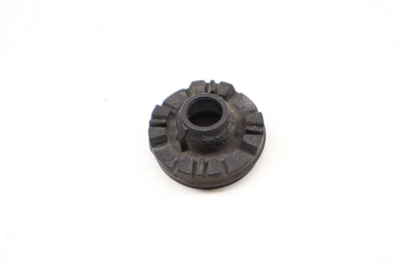 Lower Radiator Rubber Mount 4M0121275A — Used (SKU 676595)
