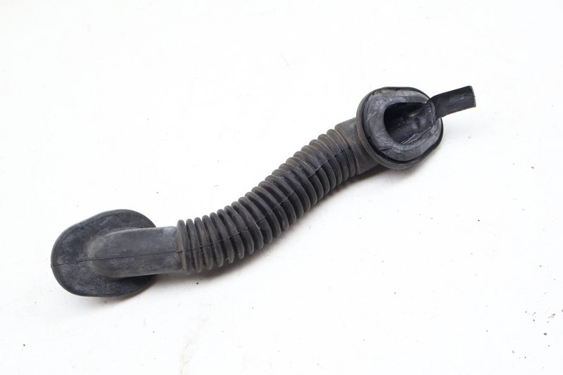 Hatch / Trunk Wiring Harness Protector / Boot 80A971840 — Used (SKU 676773)