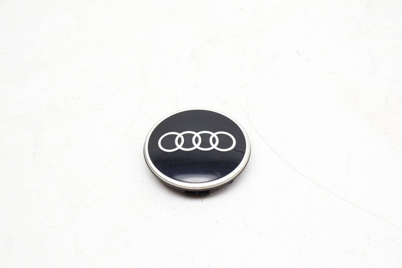 Wheel Center Cap 81A601170 — Used (SKU 699995)
