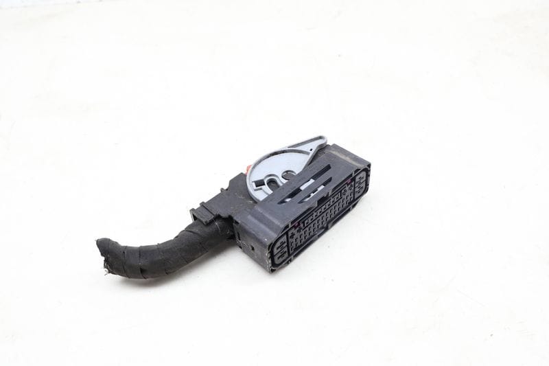 ABS Pump / Module Wiring Connector Pigtail 5Q0973046 — Used (SKU 701543)