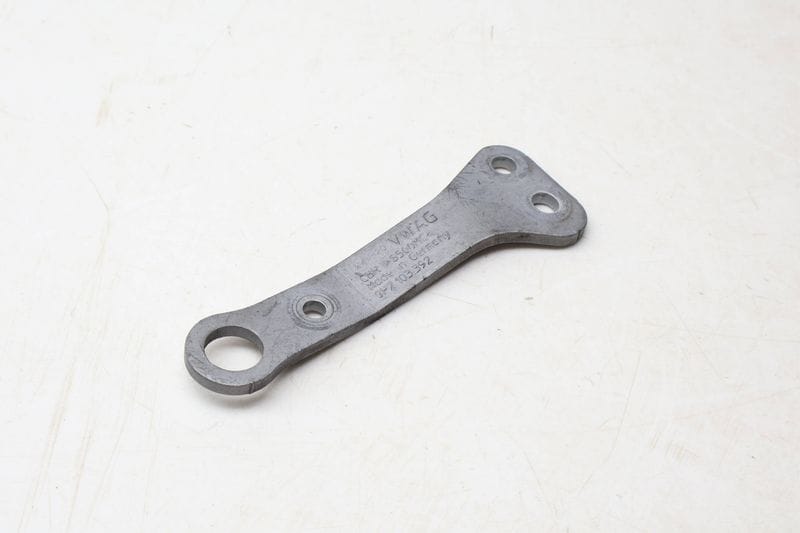 Engine Lifting Mount Bracket 0P2103392 — Used (SKU 701091)