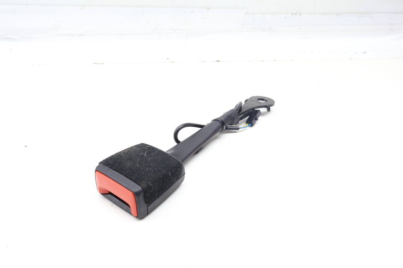 Seatbelt / Seat Belt Buckle Receiver 4K8857755J — Used (SKU 700875)