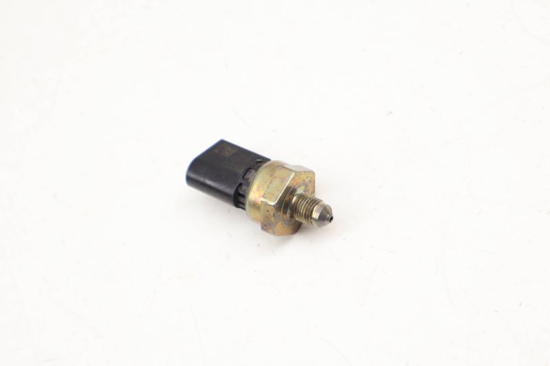 Fuel Rail Pressure Sensor 059906054L — Used (SKU 701125)