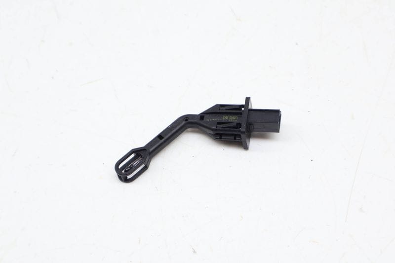 HVAC Air Temp / Temperature Sensor 8K0820539 — Used (SKU 701131)