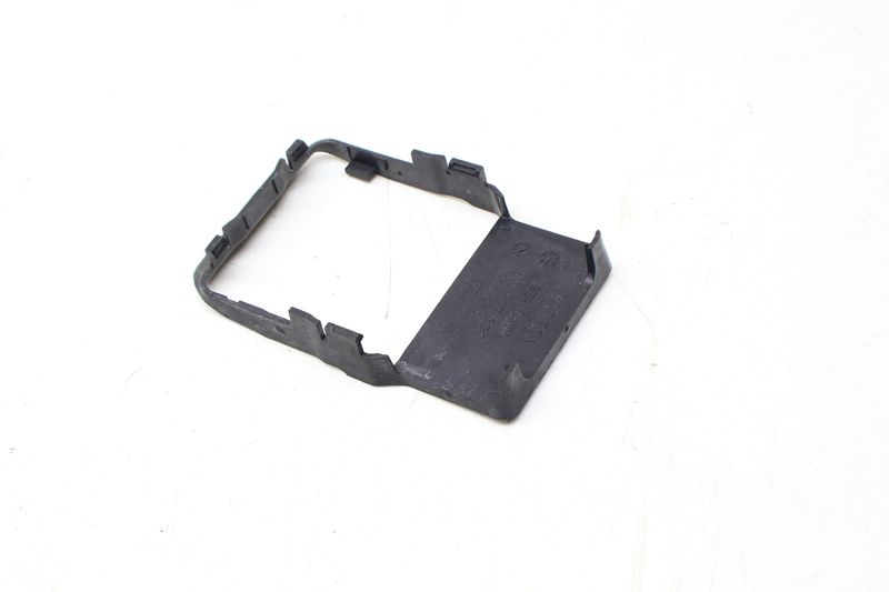 Blind Spot / Lane Assist Control Module Shield 4M8907693 — Used (SKU 701141)