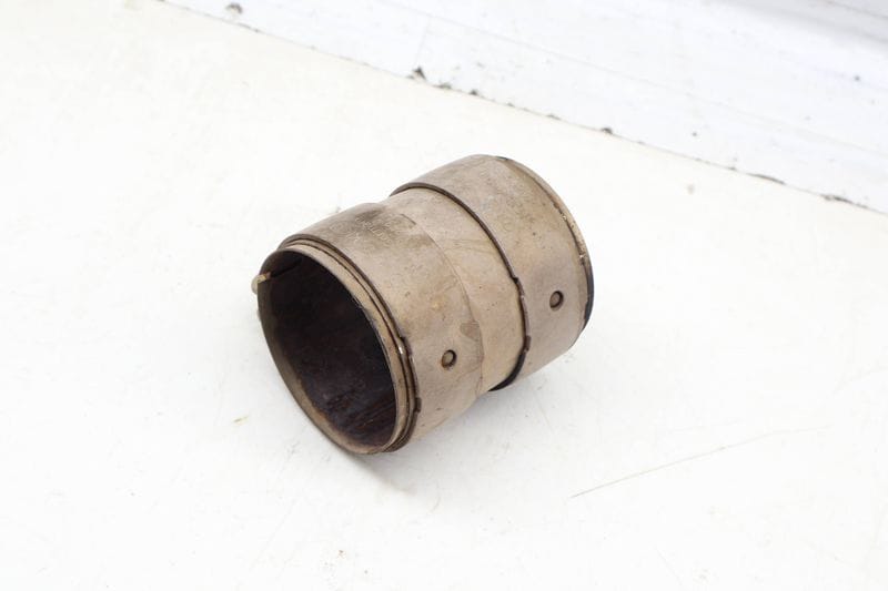 Exhaust Pipe Clamp 8W0253141 — Used (SKU 701283)