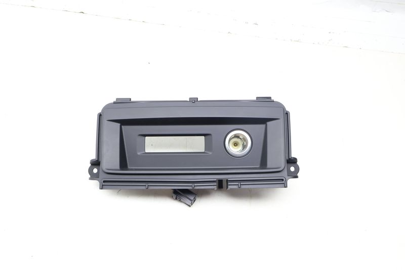 Center Console Power Outlet / Trim 4M8863440 — Used (SKU 700843)