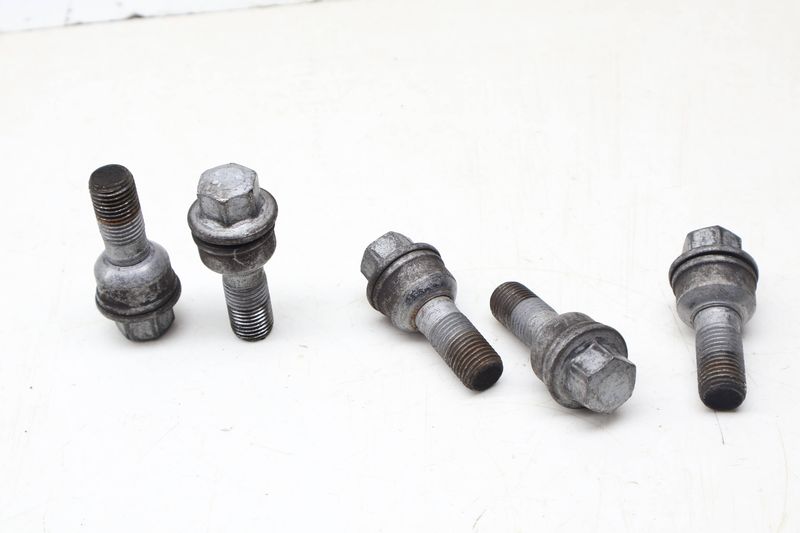 Wheel Bolt / Lug Nut Set (5) 8R0601295 — Used (SKU 701137)
