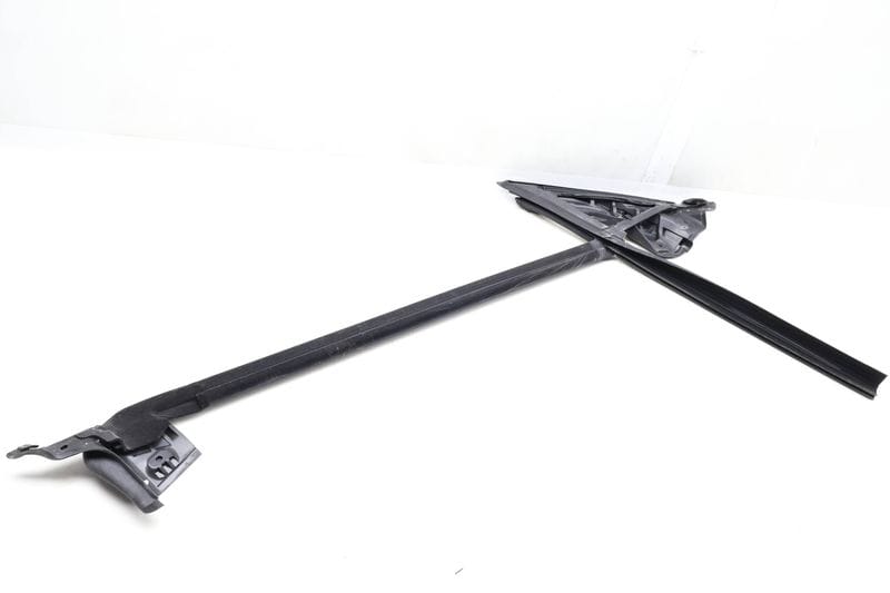 Door Window Frame Seal / Weather Stripping 7483104 — Used (SKU 624995)