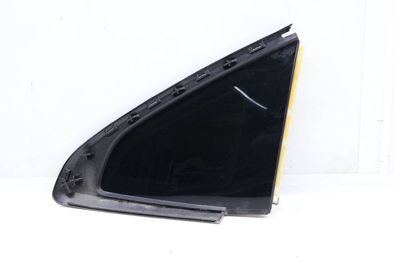 Quarter Window Glass 51377483158 — Used (SKU 624710)