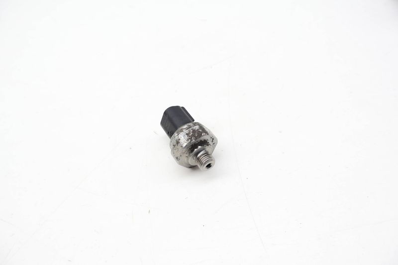 AC Pressure Switch / Sensor 64539323658 — Used (SKU 727721)