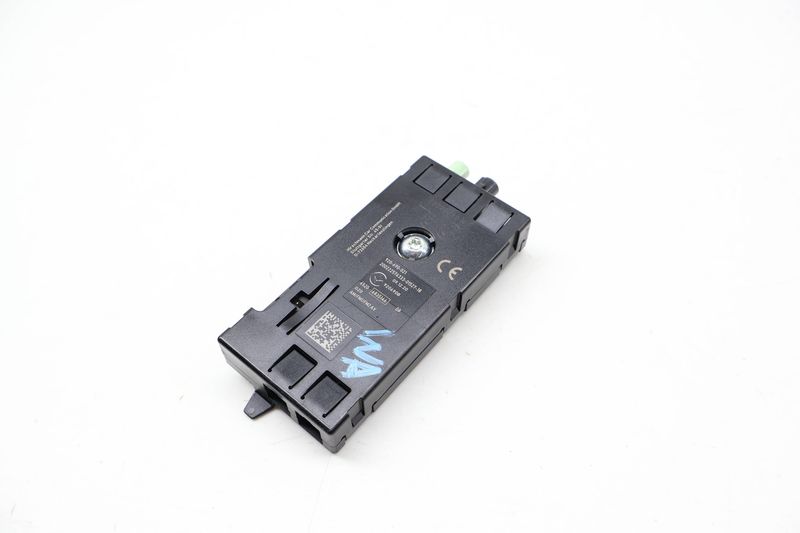 Antenna Booster / Amplifier 65206835146 — Used (SKU 727630)