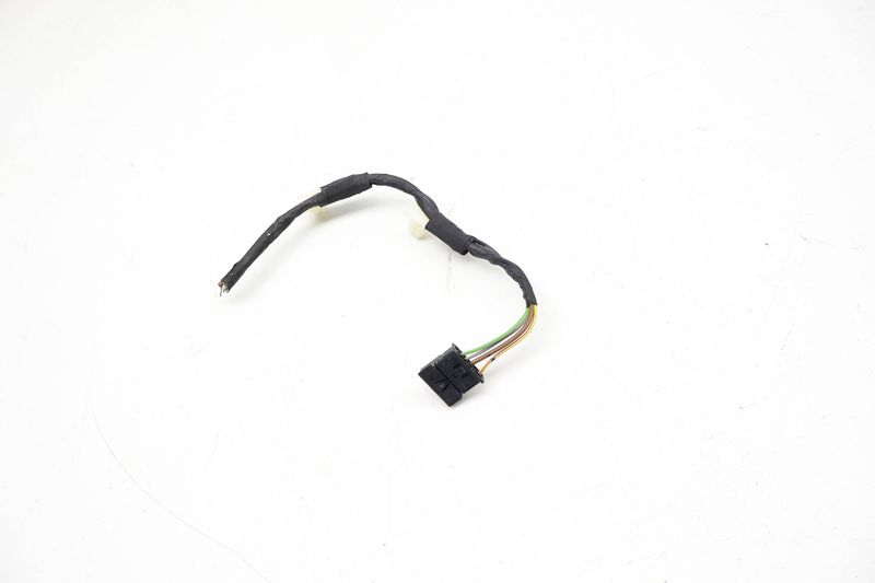 Inner Tail Light Wiring Connector / Pigtail — Used (SKU 727944)