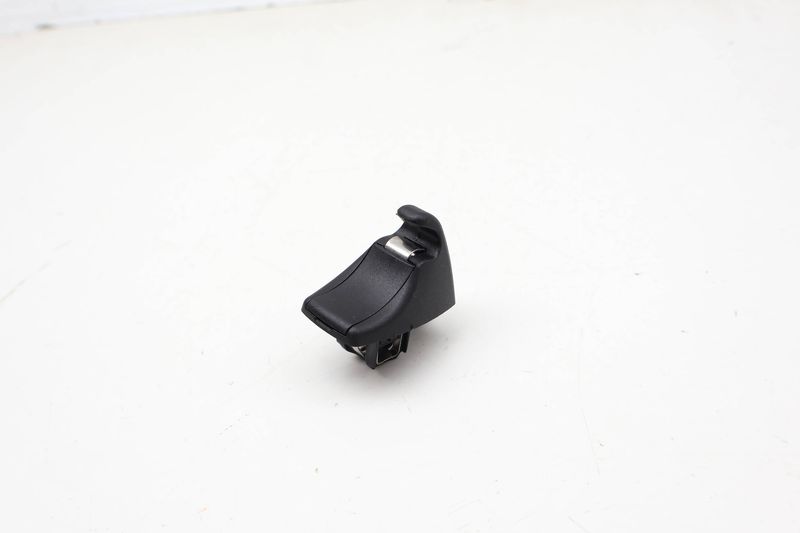 Sun Visor Clip / Bracket 51167277251 — Used (SKU 727608)