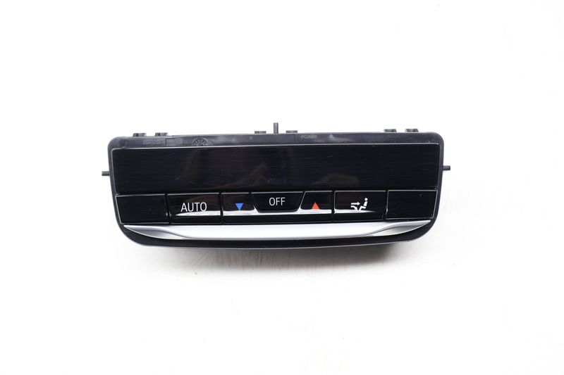 AC Climate Control / Temp Unit 61319493012 — Used (SKU 727596)