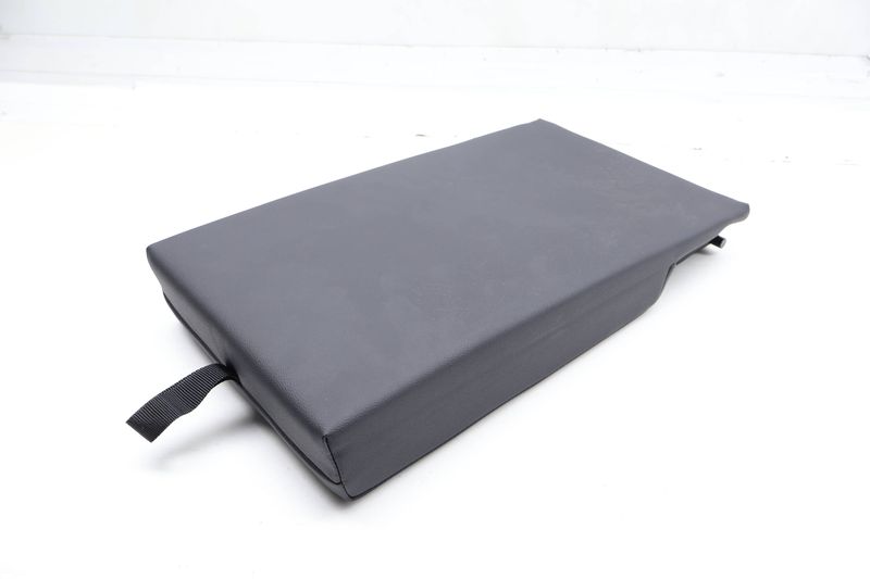 Center Seat Armrest / Cup Holder 52207469760 — Used (SKU 727772)