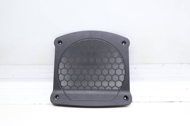 Speaker Grille / Woofer Cover 65132622658 — Used (SKU 727765)