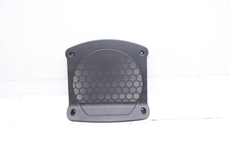 Speaker Grille / Woofer Cover 65132622658 — Used (SKU 727766)