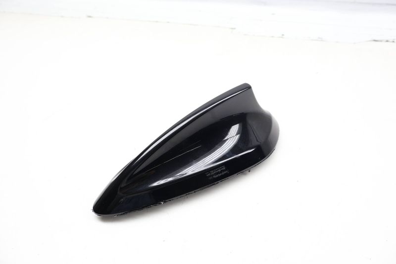 Shark Fin Cover / Roof Antenna Housing 9364615 — Used (SKU 727903)