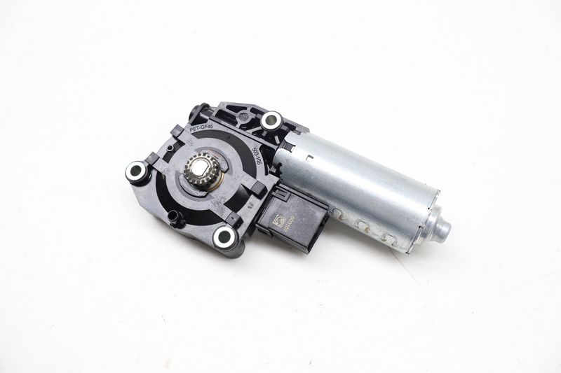 Sunroof / Sun Roof Motor 67617424804 — Used (SKU 727868)