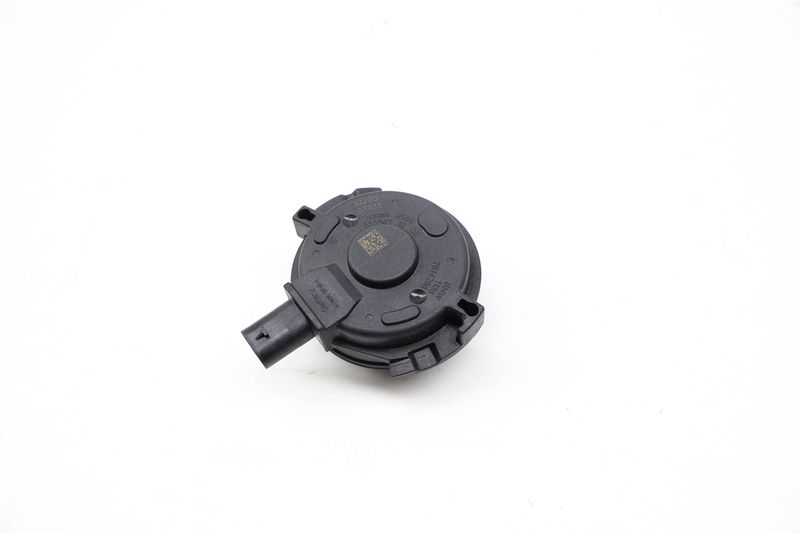 Vanos Solenoid Valve 11367614288 — Used (SKU 727684)