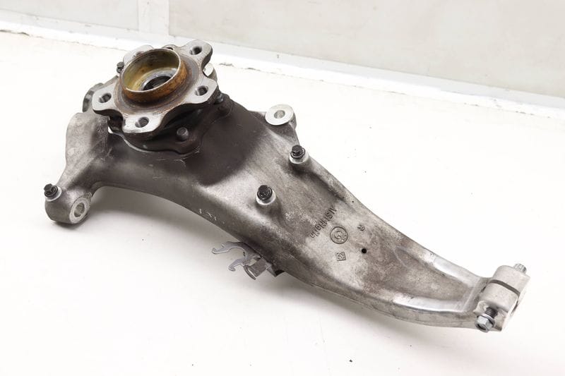 Spindle Knuckle w/ Wheel Bearing 31206884386 — Used (SKU 600509)