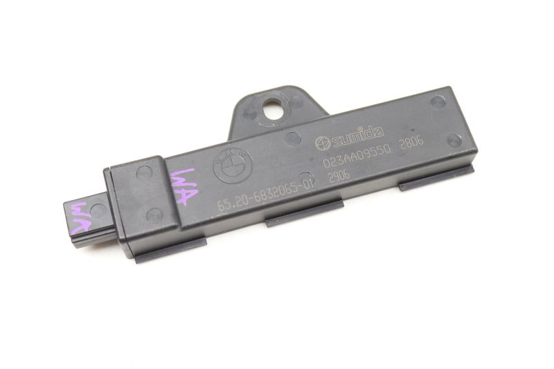 Kessy / Keyless Entry Antenna 65206832065 — Used (SKU 600056)